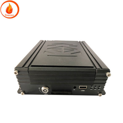Montagem de um gravador de DVR de carro monitoramento de disco rígido sistema DVR de quatro canais