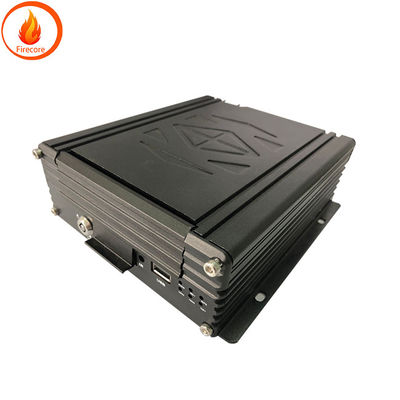 Montagem de um gravador de DVR de carro monitoramento de disco rígido sistema DVR de quatro canais